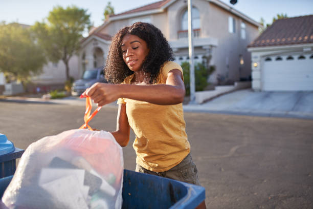 Best Yard Waste Removal  in Topanga, CA
